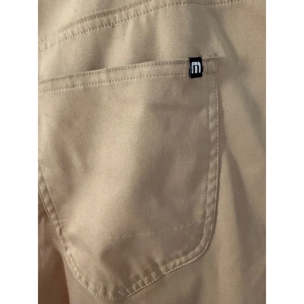 Travis Mathew Mens Golf Pants Tan Khaki 5-Pocket Polyester Trousers Size 35